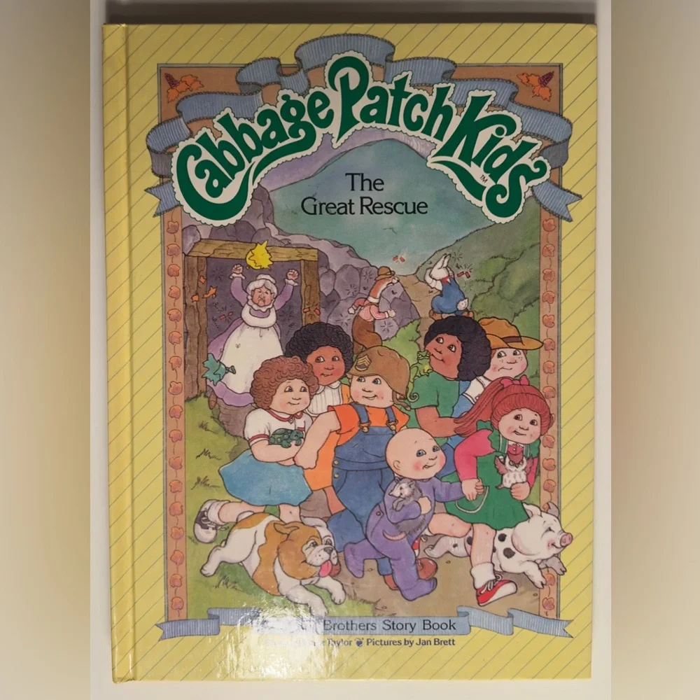 Bundle of 2 VINTAGE CABBAGE PATCH KIDS CHILDREN BOOKS MAKING FRIENDS 1984
